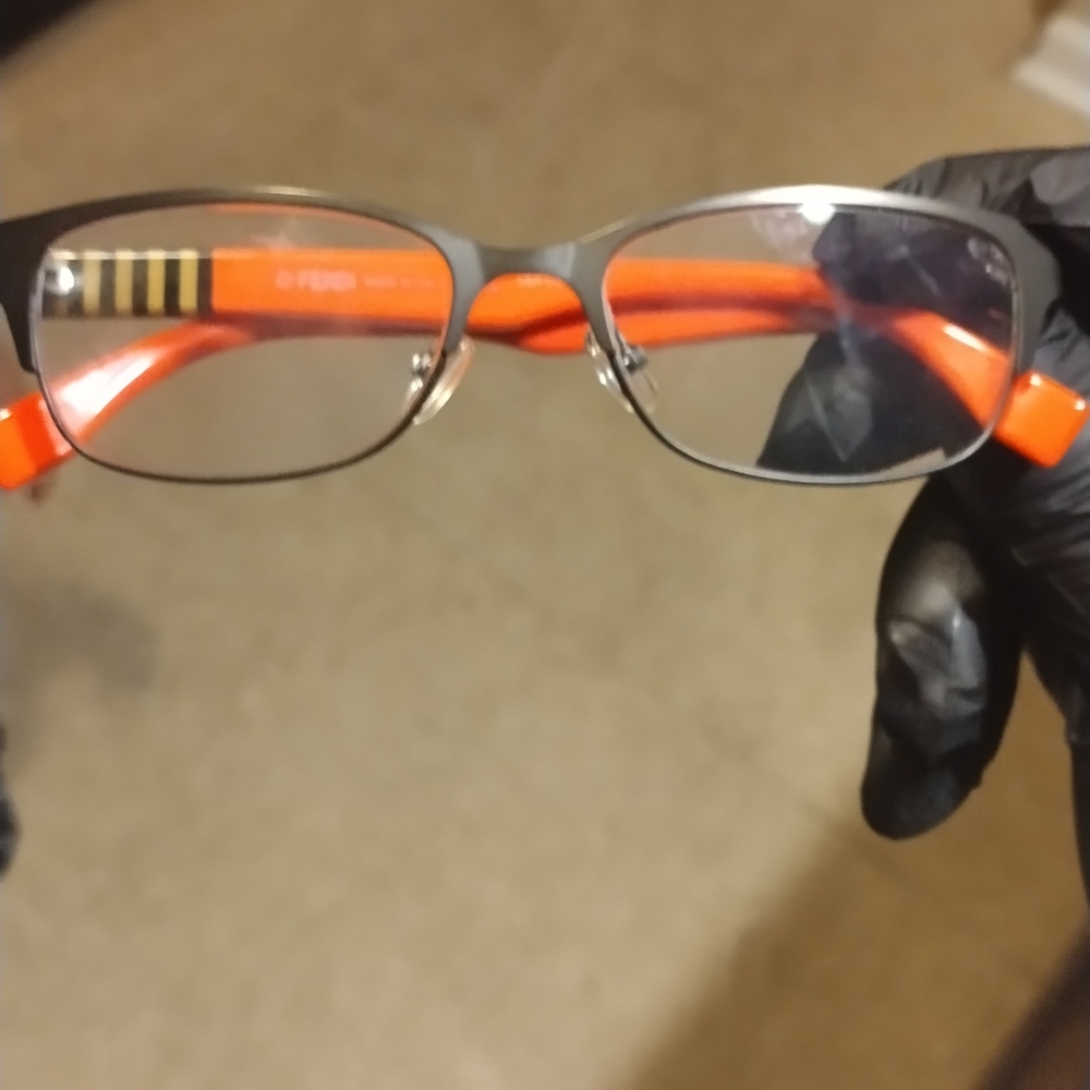 Glasses - Picture 6 of 11